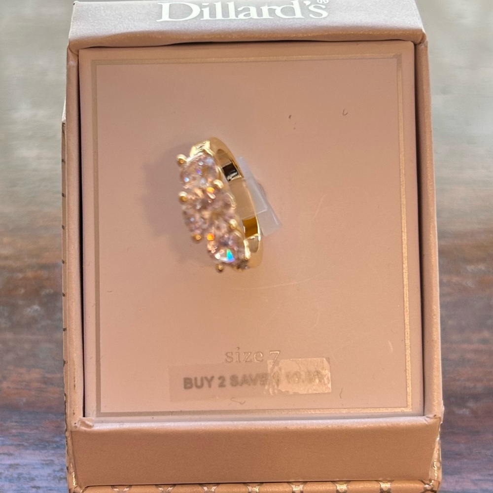 Dillards Elegant Gold 3 Stone Ring with Clear Stones Size 7 with CZ Accents